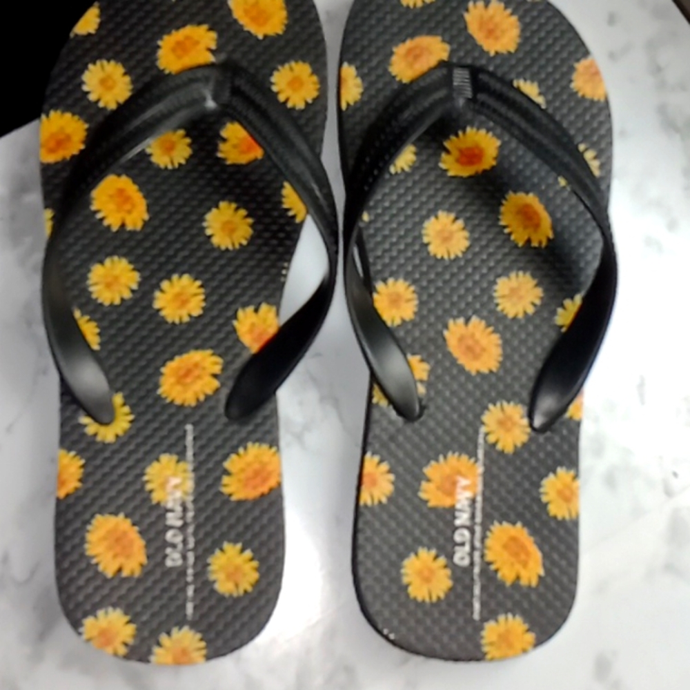 Pretty sandals 🩴🌻 - Picture 3 of 5